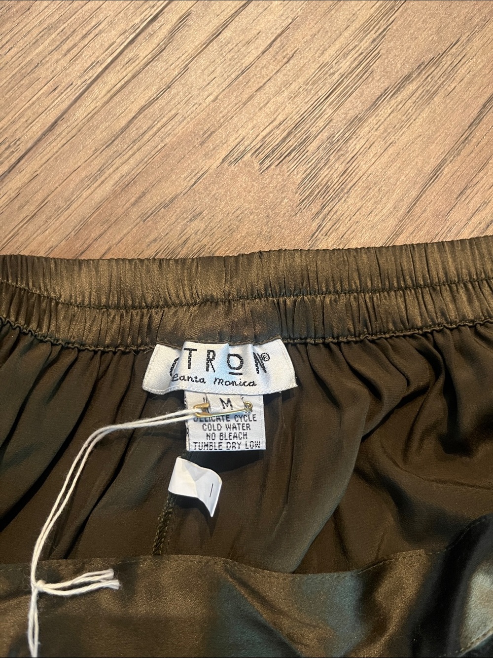NWT Citron Olive 100% Silk Cami and Wide-Leg Pants Set - Picture 5 of 6